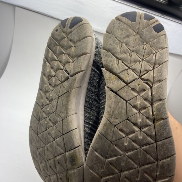 NIKE FREE RN FLYKNIT SNEAKERS/SHOES SZ 11 831069-100 OREO BLACK/WHITE - Picture 7 of 14